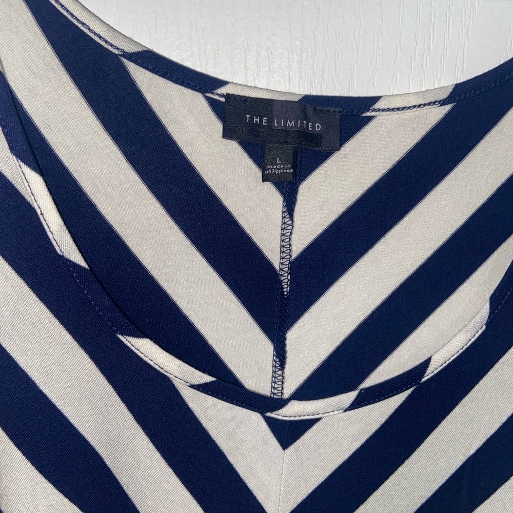 Beautiful summer maxi dress sz L in navy and white.